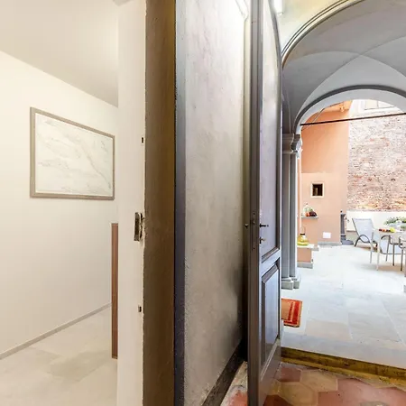 Cortile Moderno * Lucca